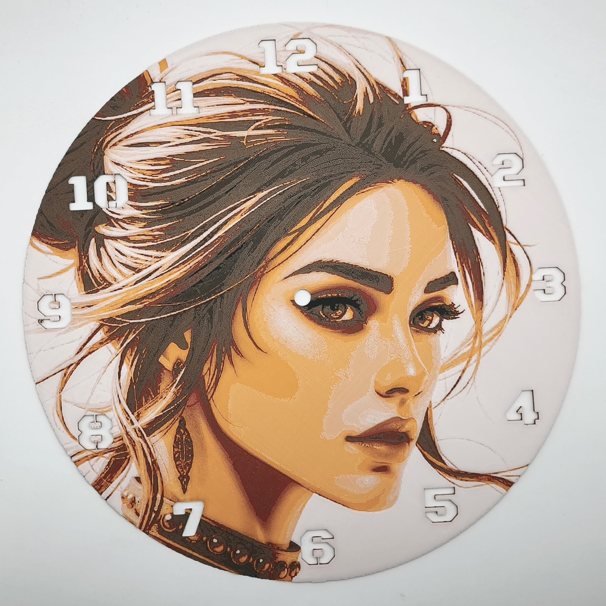 affiche Horloge : La femme en safran (impression 3D)
