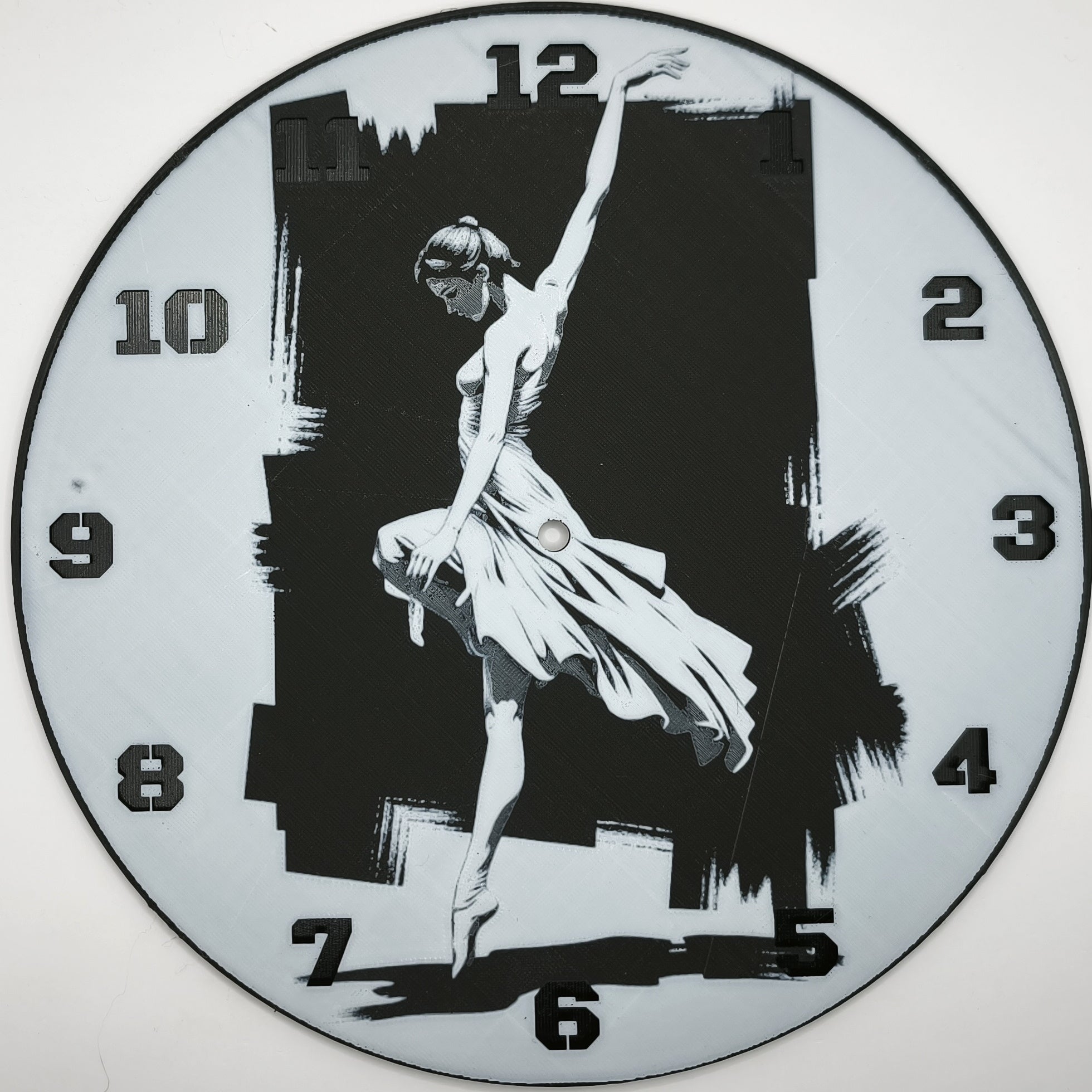 Horloge complète : La danseuse étoile (impression 3D) avec les nombres en couleur noir