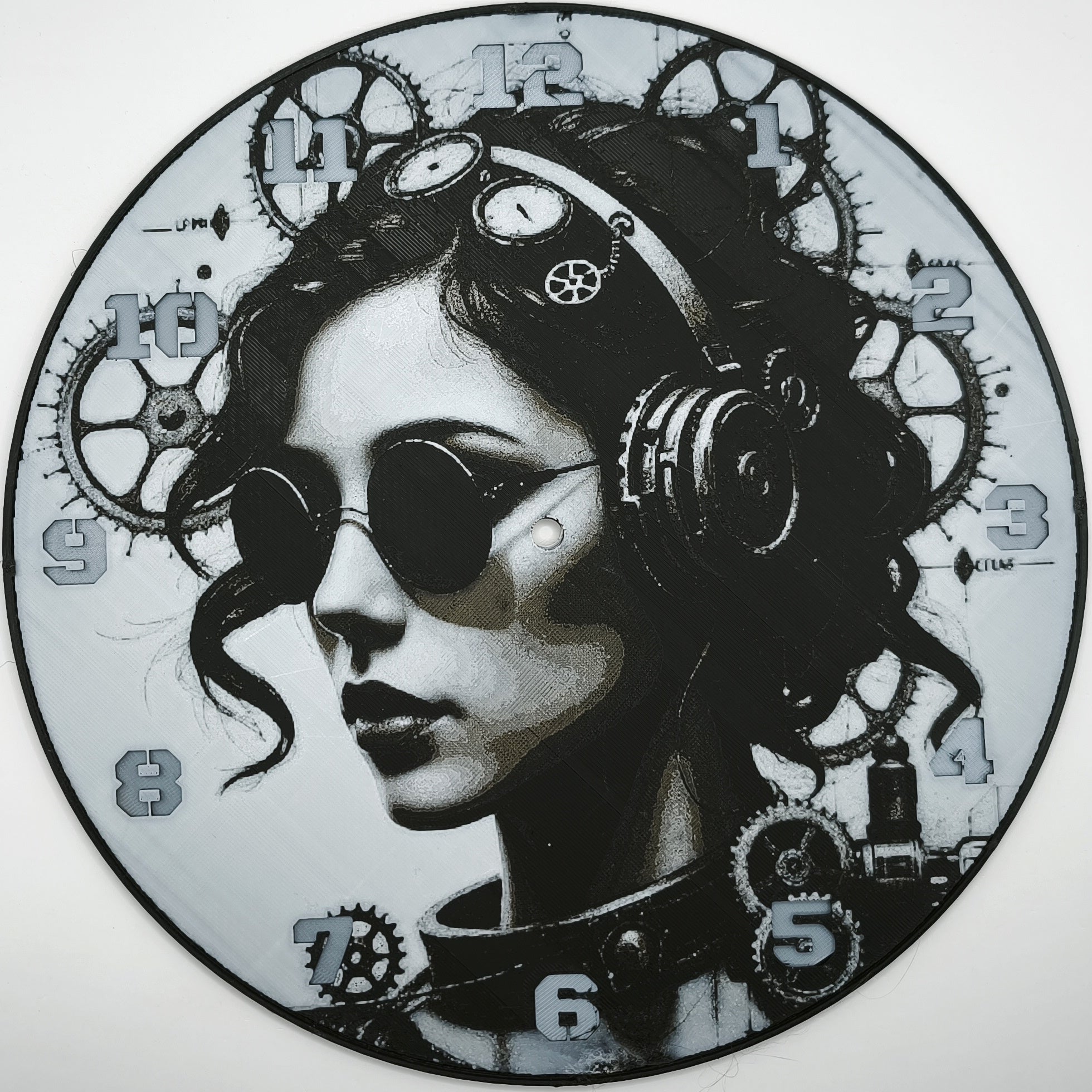 Horloge complète : Lady steampunk (impression 3D) avec les nombres en couleur argent
