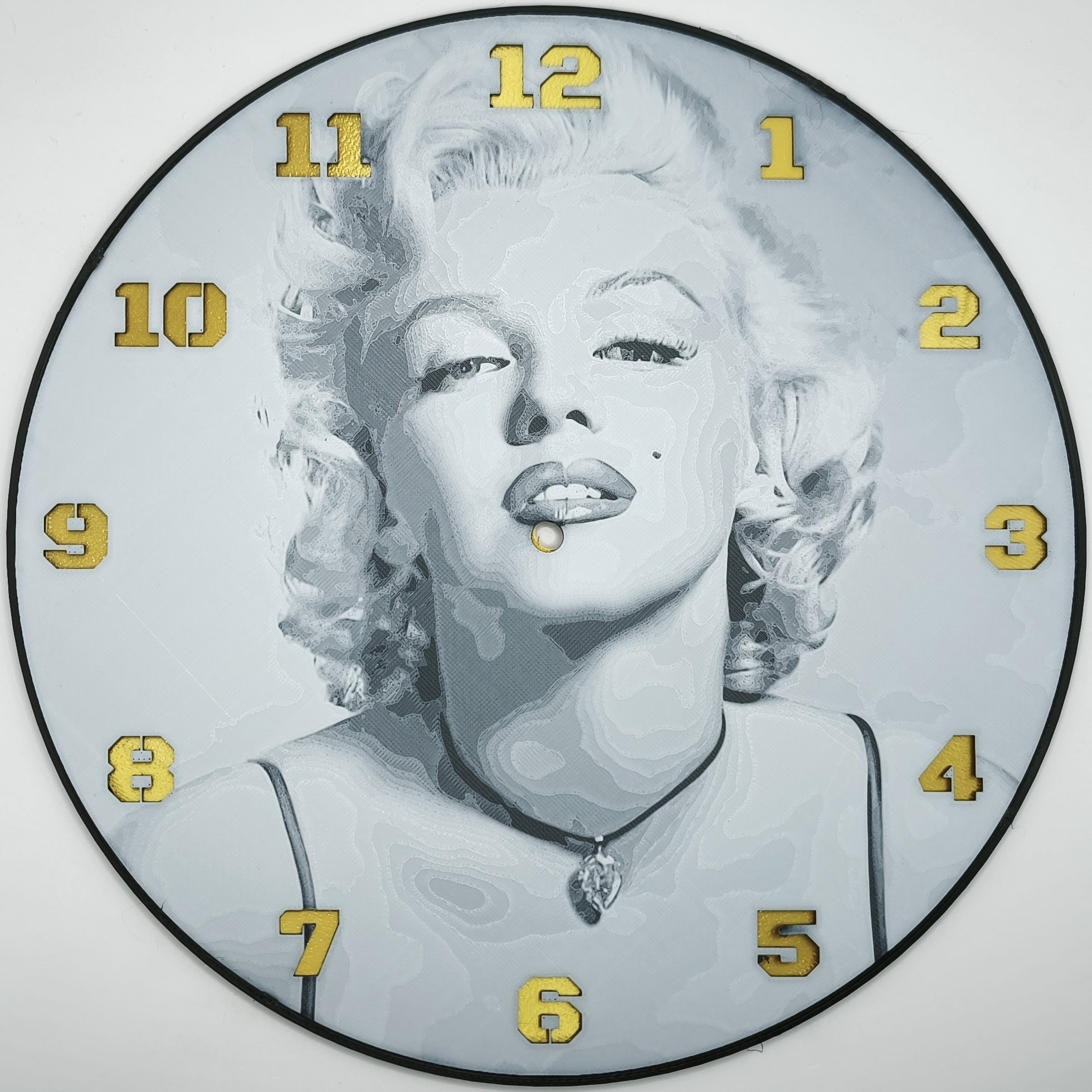 Horloge complète : Marilyn Monroe (impression 3D) avec les nombres en couleur or